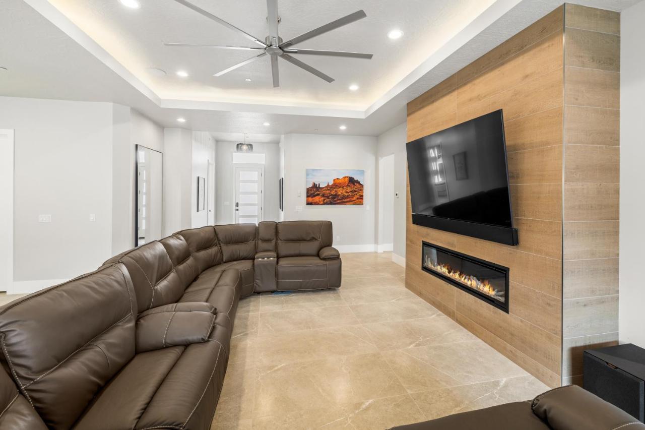 Modern Desert Oasis Lux Home W Pool And Spa Hurricane Exteriör bild